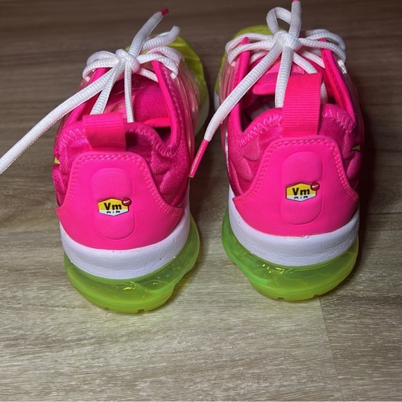 Vapormax Plus • Size 5.5 - Picture 4 of 8